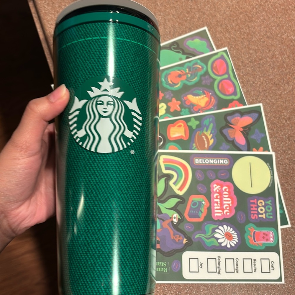 Starbuck apron cup